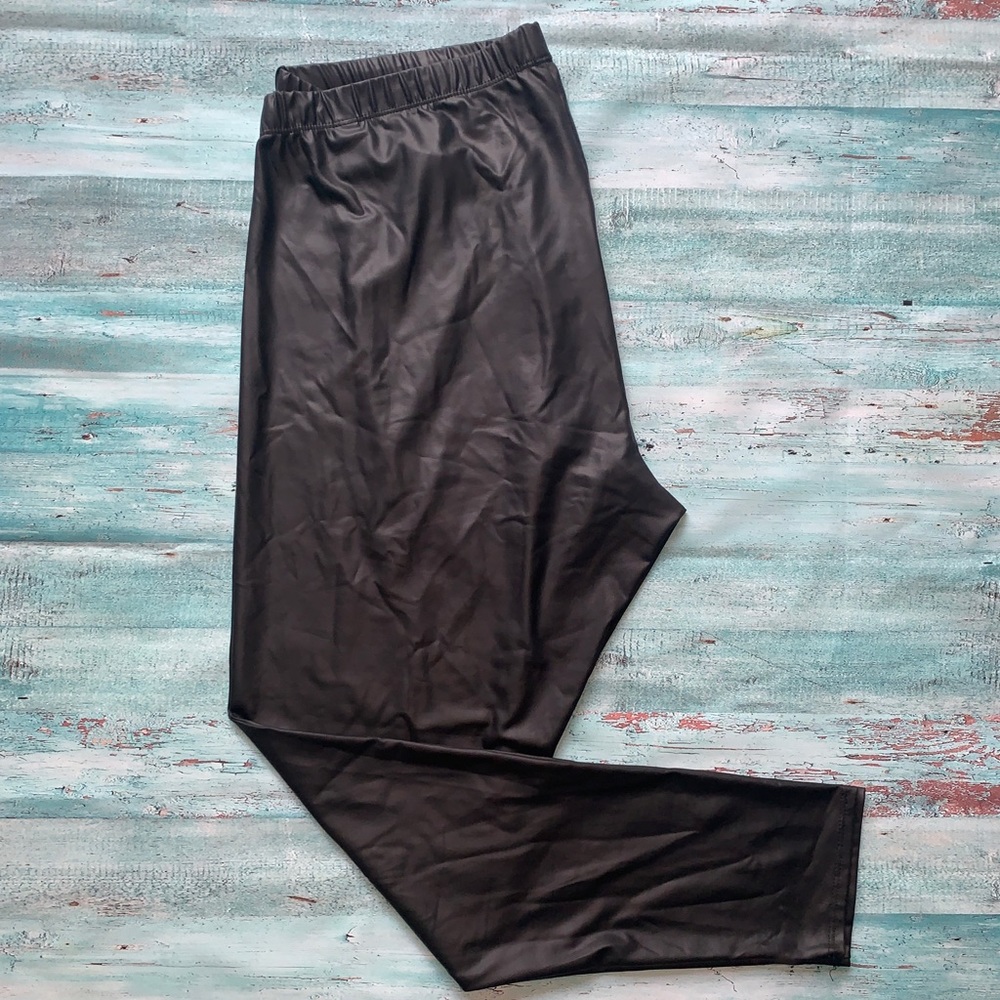 Torrid faux leather black leggings pleather plus size 2
